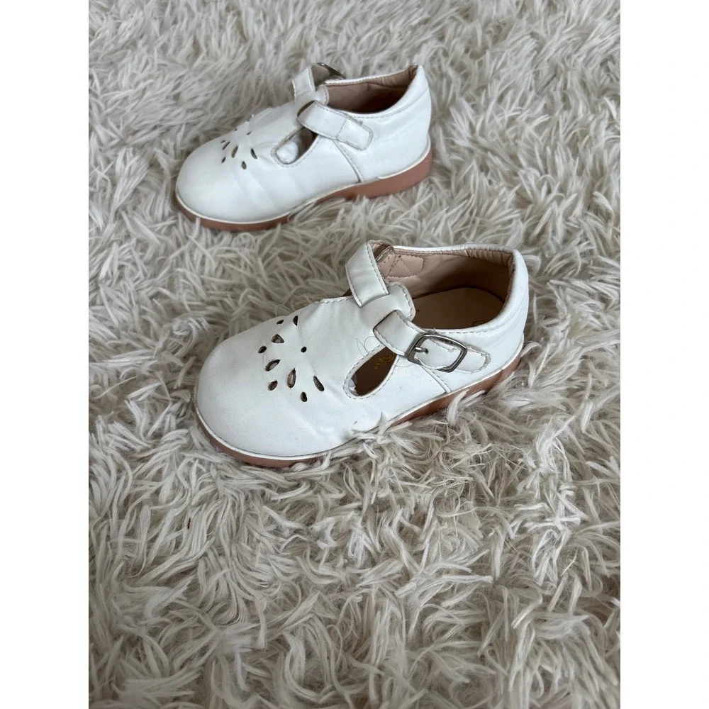The Doll Maker White Leather Cutout Mary Jane‎ Shoes Kids Size 7 Toddler